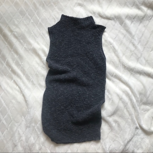 BNWT sleeveless turtleneck sweater - Picture 1 of 2